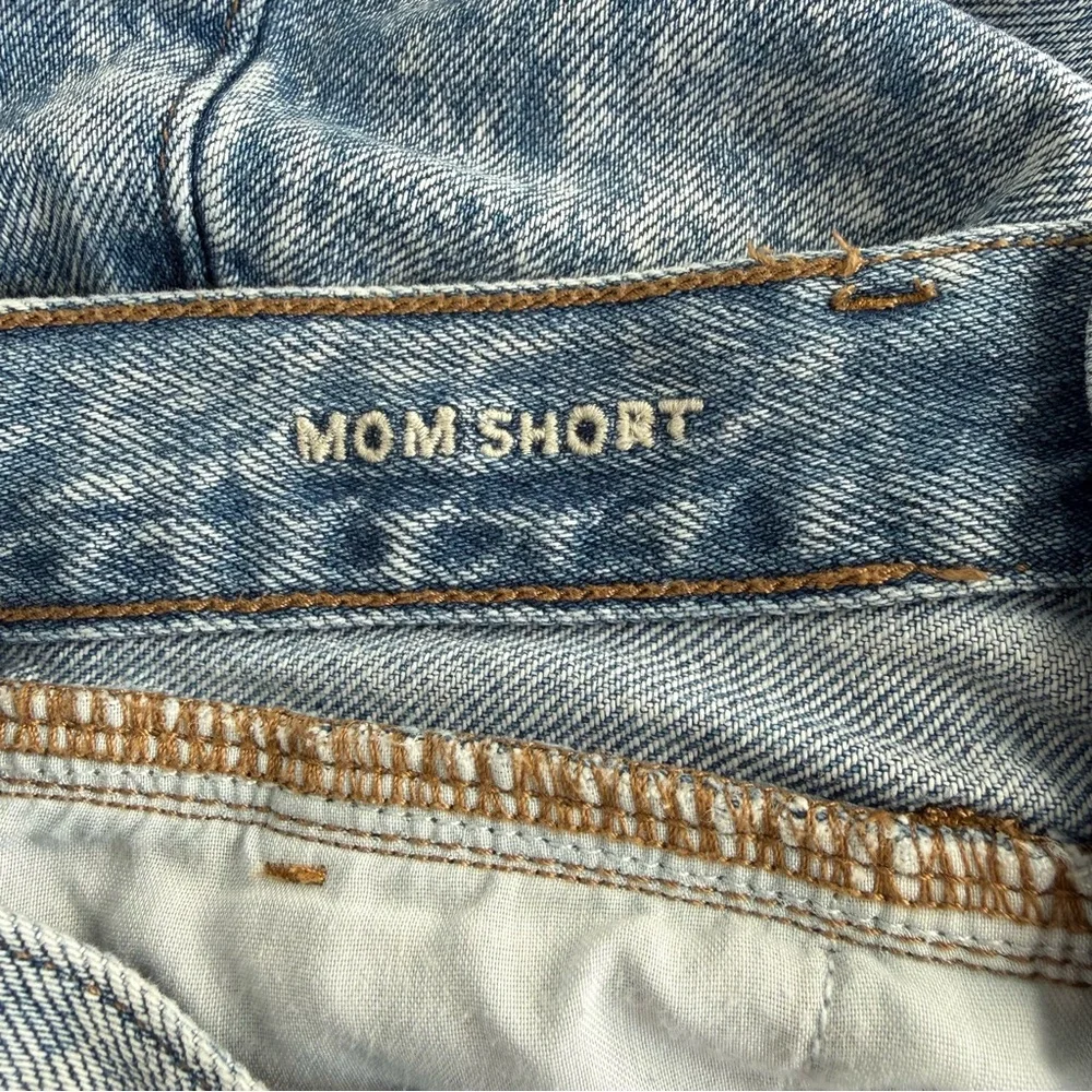 AMERICAN EAGLE | Acid Wash Mom Jean Shorts - Size 6 - Picture 7 of 11